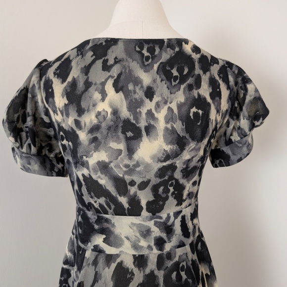 Abstract Mini Dress Sweetheart Neckline Puff Sleeves A-line Empire Waist - Picture 5 of 12